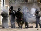 الاحتلال يستهدف مدرسة برقة قرب نابلس ويصيب معلما وطالبا بالرصاص الحي