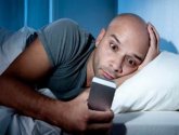 كيف تؤثر الأجهزة الذكية على النوم؟