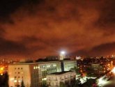 انفجارات قوية تهز دمشق.. امريكا تشن "ضربات دقيقة" في سوريا