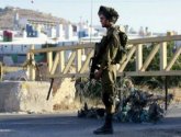 الاحتلال يغلق حاجز جبع العسكري ويتسبب بأزمة خانقة