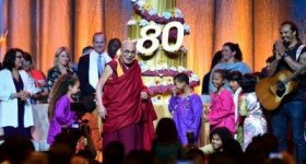 الدالاي لاما يحتفل بعيد ميلاده الـ80 ...