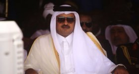 "برقية سرية" تكشف دعوة أمير قطر ...