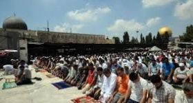 407 فلسطينيين يغادرون غزة للصلاة في ...