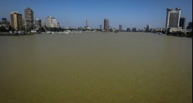 وزير مصري: انتشال الفوسفات الغارق بنهر ...