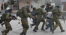 اعتقال 15شابا فلسطينيا في أنحاء متفرقة ...