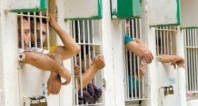 محاكم الاحتلال تمدد اعتقال 58 أسيراً