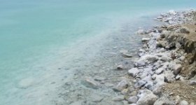 تحقيق: تراجع مياه البحر الميت يتسبب ...