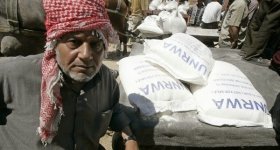 غزة: أرقام صادمة.. 80% إعانات 40% ...