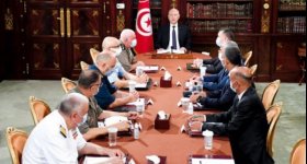 تونس على شفير مواجهة في الشارع