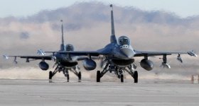 العراق يتسلم مقاتلات أميركية إف 16 ...