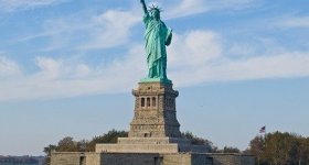 اخلاء تمثال الحرية في نيويورك