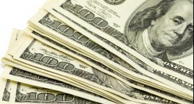 الدولار يتراجع من أعلى مستوياته في ...