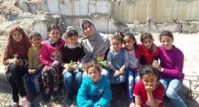 فيديو.. أطفال غزة يبعثون السلام بزراعة ...