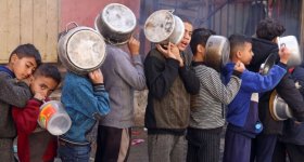 وفاة رضيعين بسوء التغذية.. الأمم المتحدة تحذر من مجاعة وشيكة في غزة