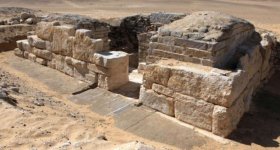 اكتشاف مقبرة وزير فرعوني داخل مقبرة ...