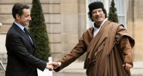 كيف جَعل القذافي من ساركوزي مُجرمًا ...