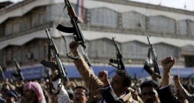 مسلحو الحوثي يسيطرون على مدينة عتق ...