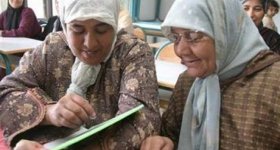 مصر: 800 امرأة تحاربن الأميّة في ...
