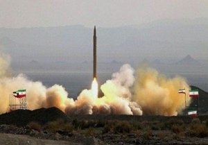 إيران تكشف عن تصنيع صاروخ &quot;سومار&quot;البري بعيد المدى