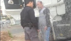 الاحتلال يفرج عن الشرطي الذي هاجم سائقًا مقدسيًا