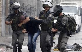 قوات الاحتلال تعتقل 4 مواطنين من جنوب الضفة الغربية