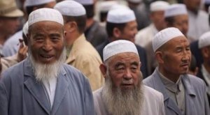 الصين تلاحق المسلمين.. إقرار مكافأة مالية لمن يُبلغ عن الملتحين والمنتقبات