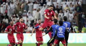 نجم العنابي يكشف السر وراء إنجاز قطر التاريخي ويوجه رسالة إلى مشجعي المنتخب في أبو ظبي