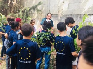 أطفال دير الغصون يزرعون الأشجار المثمرة ضمن مشروع &quot;تخضير الاقتصاد الفلسطيني&quot;