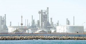 وزير النفط الكويتي: قلقون بسبب أسعار النفط الحالية ونأمل بتحسنها بنهاية 2015