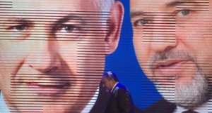 قناة عبرية تكشف تفاصيل الخلاف بين نتنياهو وليبرمان حول غزة