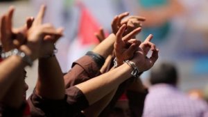 لجنة الطوارئ للحركة الأسيرة: سنخوض الإضراب عن الطعام الخميس القادم ما لم يتراجع الاحتلال عن قراره بتقليص الزيارات