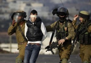 الاحتلال يعتقل 4 مواطنين من غزة والخليل