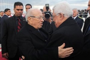 الرئيس الفلسطيني يصل تونس في زيارة تستغرق 3 أيام