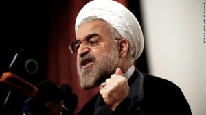 شاهد صورة للرئيس روحاني مع فتاتين تفجر الشارع الإيراني !