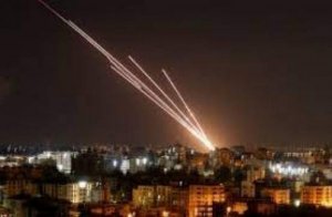 سرايا القدس تقصف مستوطنات غلاف غزة برشقات صاروخية مركّزة