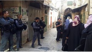 قوات الاحتلال تواصل منع النساء من دخول الأقصى للأسبوع الـ2 على التوالي