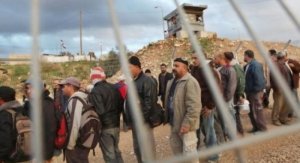 &quot;إسرائيل&quot; تُقرر السماح للعمال الفلسطينيين بالبقاء في الداخل خلال عيد الفصح
