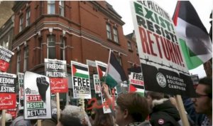 نيويورك: عشرات النشطاء يتظاهرون أمام قمة &quot;أمازون&quot; للمطالبة بإلغاء عقودها مع الاحتلال