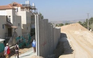 لماذا يكثف الشاباك نشاطاته في القرى الفلسطينية قرب الجدار الفاصل؟
