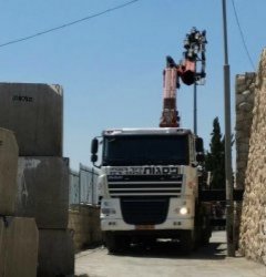 الاحتلال يواصل تركيب كاميرات مراقبة بحي الطور في القدس