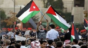 وقفة في عمان تطالب بإغلاق سفارة الاحتلال