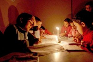 دولة الاحتلال تقطع الكهرباء عن مدنٍ فلسطينية لساعتين