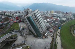 زلزال بقوة 7.2 درجة يضرب ساحل تايوان الشرقي وتحذير من تسونامي