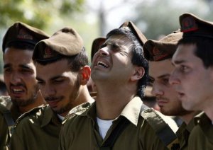 جنود “ناحال”: دخلنا غزة بلا ستر واقية فيما ارتداها قادتنا