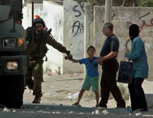 جرائم الاحتلال تتصاعد ضد اطفال القدس الأسرى