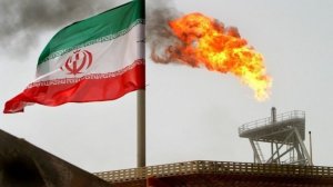 طهران تتوقع إبرم عقود نفط مع شركات روسية قريبا