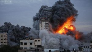 المكتب الإعلامي الحكومي في غزة: مناطق الشمال تتعرض لمكرهة صحية وتلوث بيئي يُنذر بخطر على أكثر من 700 ألف نسمة