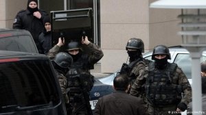 قوات خاصة تركية تحرر مدعيا عاما بعد احتجازه في محكمة