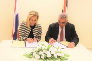 إعلان اتفاق بين سلطة المياه والحكومة الهولندية لاستكمال مشروع يطا