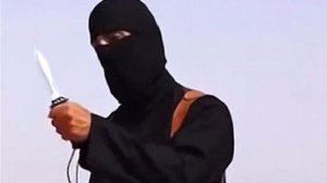 &quot;ذباح داعش&quot; يعتذر لعائلته عن انكشاف هويته